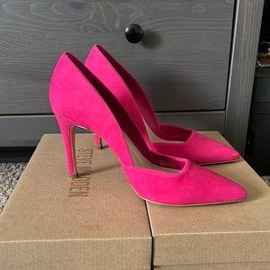 Hot pink pump